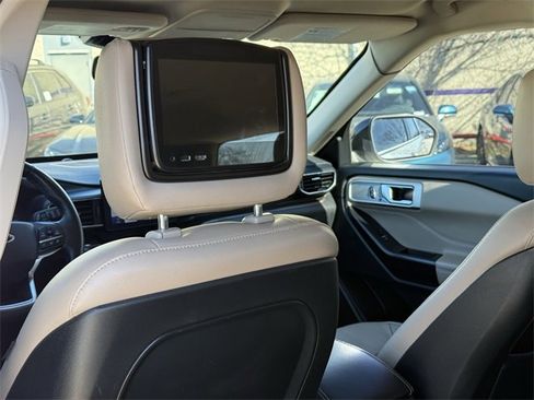 Used 2020 Ford Explorer Limited image 29