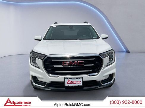Used 2024 GMC Terrain SLE w/ Driver Convenience Package AWD/4WD image 6