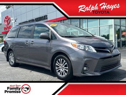 Used 2019 Toyota Sienna XLE w/ XLE Navigation Package