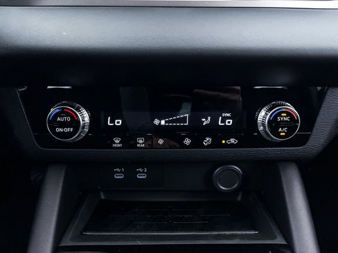 New 2025 Mitsubishi Outlander ES image 17