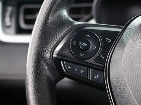Used 2022 Toyota RAV4 XLE FWD image 13