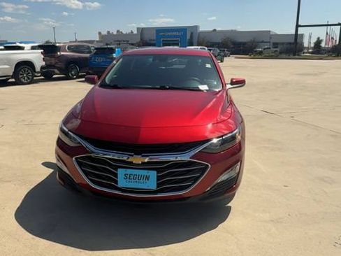 Used 2024 Chevrolet Malibu LT FWD image 3