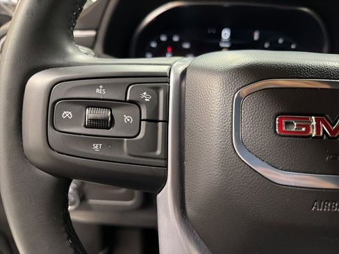 Used 2024 GMC Yukon XL SLT image 13