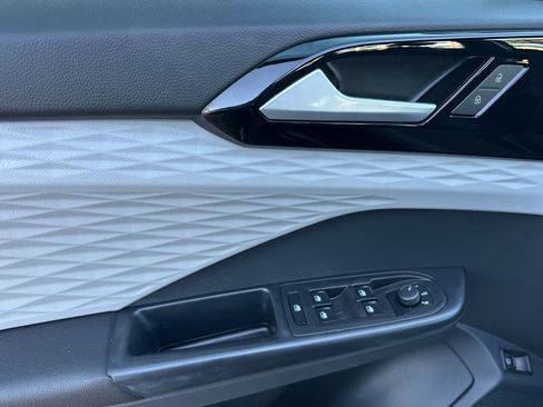 Used 2023 Volkswagen Taos S image 11