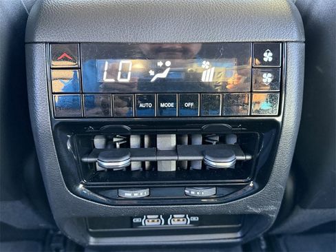 Used 2023 Jeep Grand Cherokee L Laredo image 22