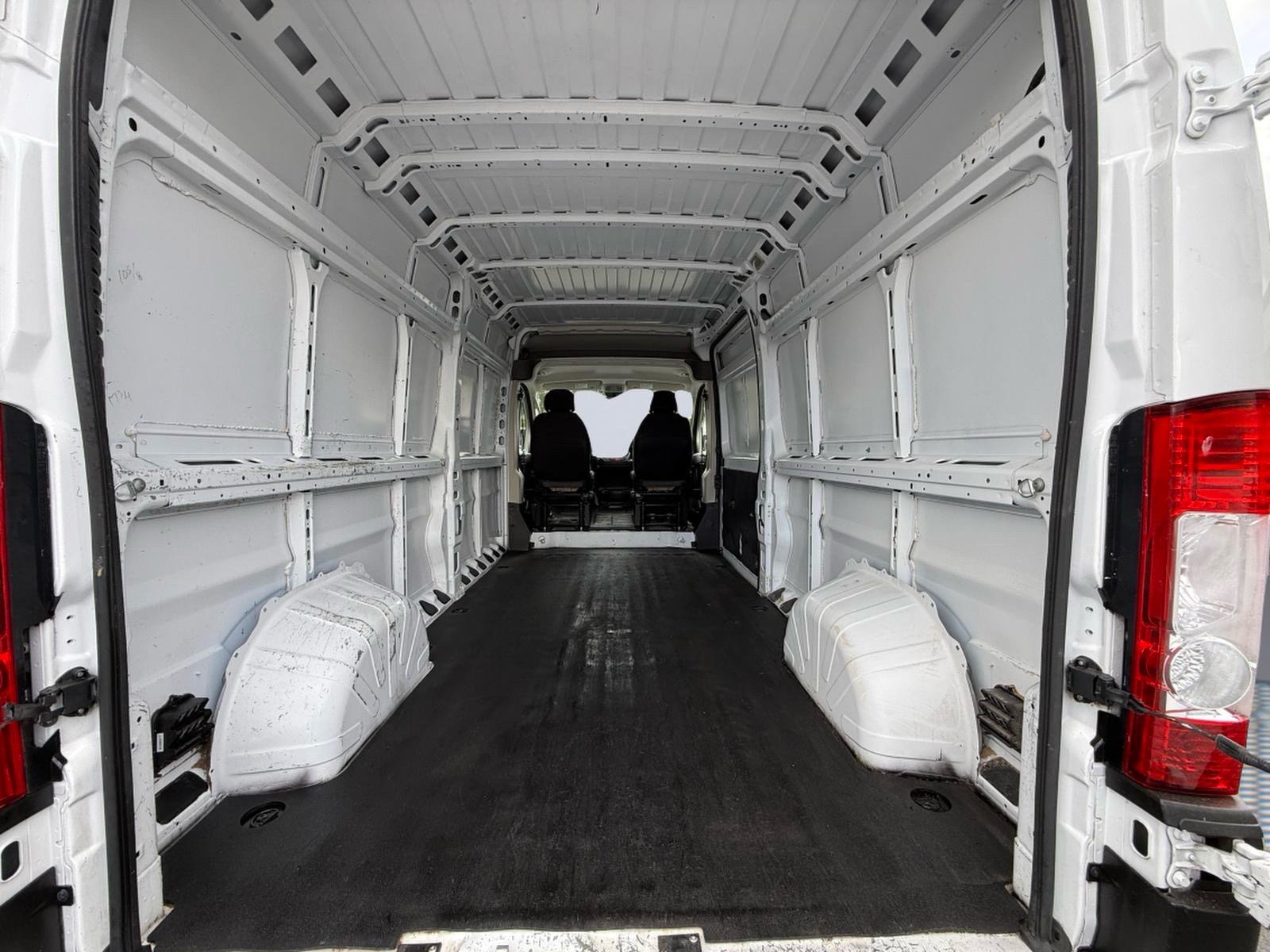 Used 2021 RAM ProMaster 2500 FWD image 9