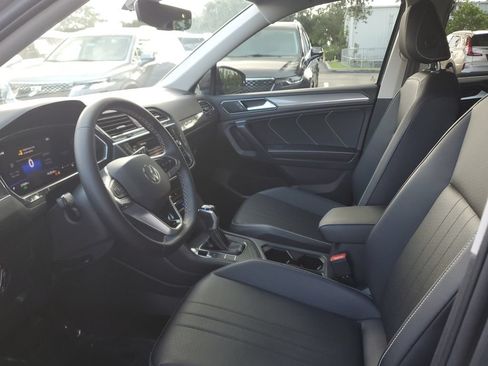 Used 2023 Volkswagen Tiguan SE FWD image 22
