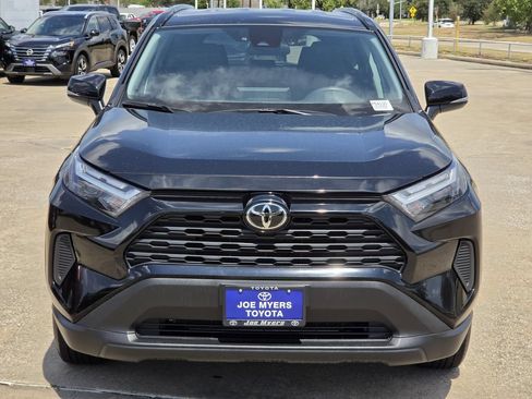 Used 2025 Toyota RAV4 XLE FWD image 3