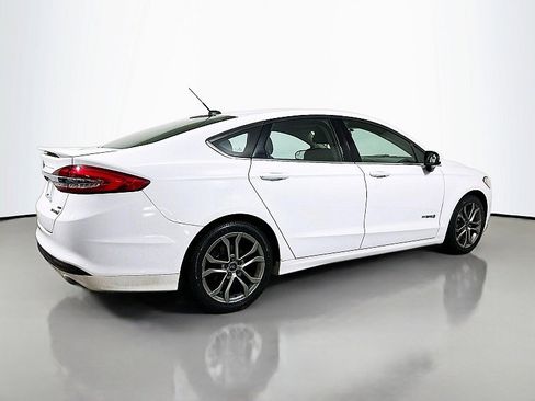 Used 2017 Ford Fusion SE w/ Equipment Group 601A image 7