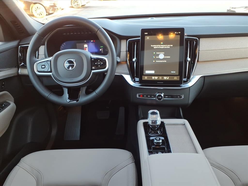 New 2026 Volvo XC90 T8 Plus w/ Protection Package Premier AWD/4WD image 12