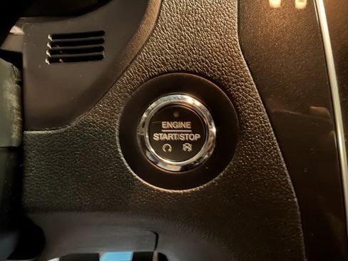 Used 2018 Ford Explorer Limited image 43