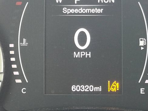 Used 2023 Jeep Renegade Latitude AWD/4WD image 13