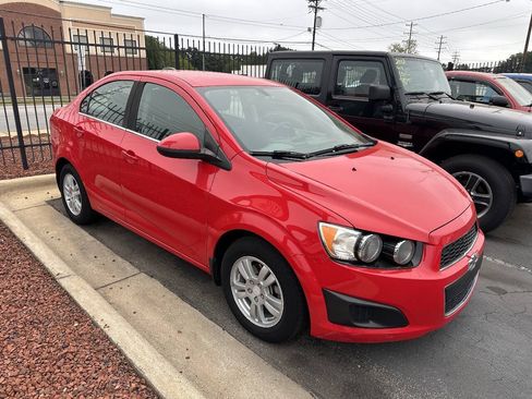 Used 2016 Chevrolet Sonic LT FWD image 2