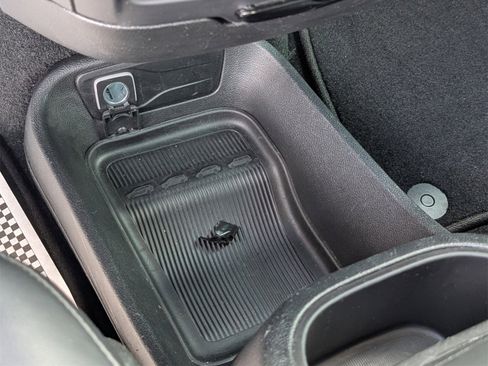 Used 2024 Chrysler Pacifica Touring-L w/ S Appearance Package image 16