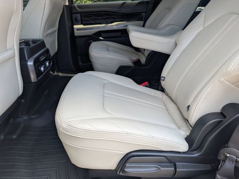 Used 2020 Ford Expedition Platinum RWD image 16
