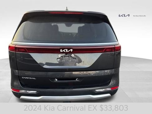 Used 2024 Kia Carnival EX FWD image 7