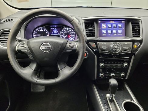 Used 2019 Nissan Pathfinder SV image 22