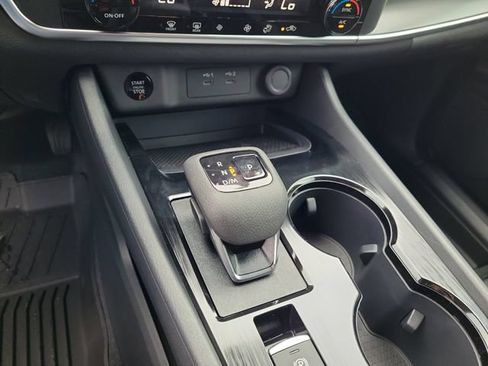 New 2026 Nissan Rogue SV AWD/4WD image 32
