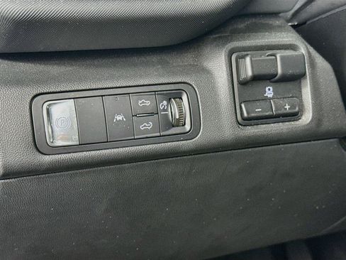 Used 2025 Chevrolet Silverado EV LT AWD/4WD image 10