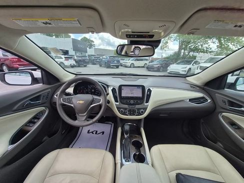 Used 2024 Chevrolet Malibu LT FWD image 14