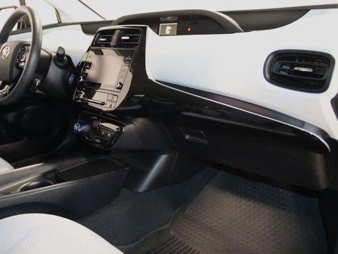Used 2021 Toyota Prius LE FWD image 59