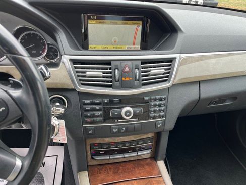 Used 2011 Mercedes-Benz E 350 Sedan image 22