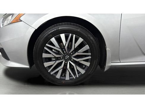 Used 2023 Nissan Altima 2.5 SV FWD image 33