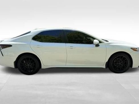 Used 2022 Toyota Camry SE w/ TRD Appearance Package (TMS) FWD image 4