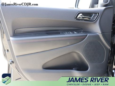 Used 2025 Dodge Durango GT image 22