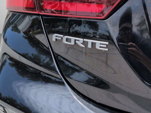 Certified 2024 Kia Forte GT-Line FWD image 16