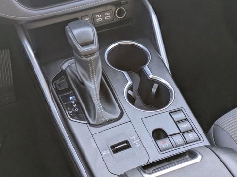 Used 2023 Toyota Highlander L image 14