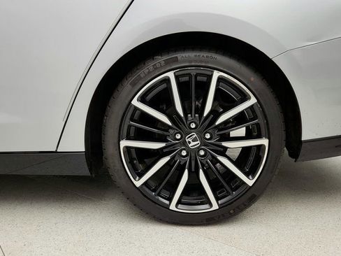 Used 2023 Honda Accord Touring image 9