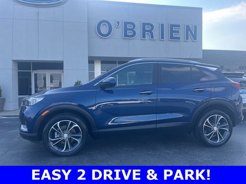 Used 2022 Buick Encore GX Select image 2