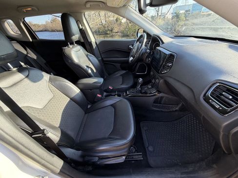 Used 2019 Jeep Compass Altitude image 13