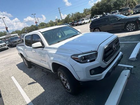 Used 2017 Toyota Tacoma SR5 w/ Tow Package AWD/4WD image 2