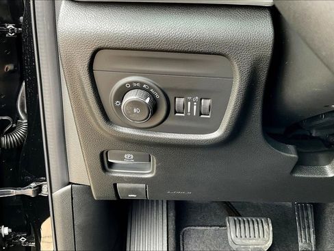 New 2026 Jeep Grand Cherokee L Limited RWD image 34