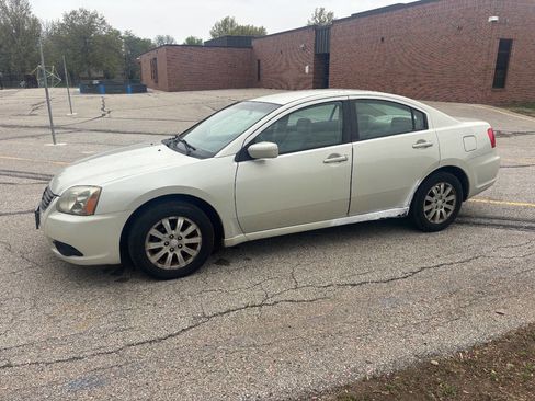 Used 2009 Mitsubishi Galant ES image 3