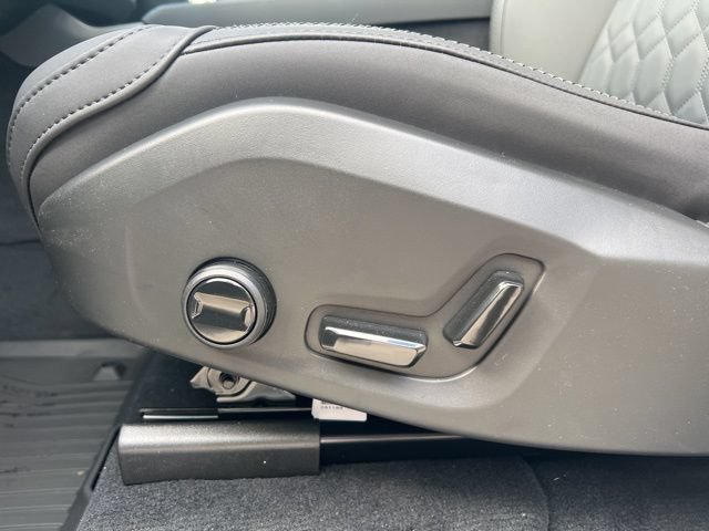 New 2026 Volvo XC90 T8 Plus w/ Protection Package Premier AWD/4WD image 26