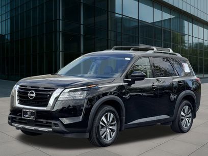 Used 2024 Nissan Pathfinder SL