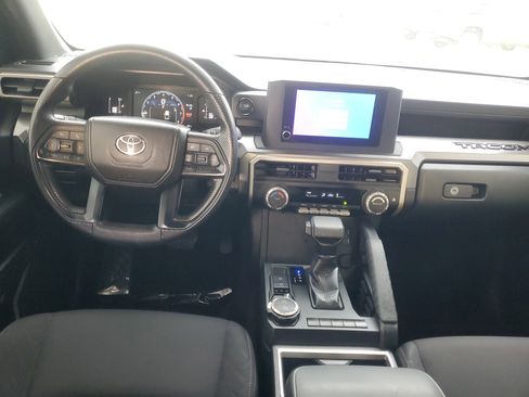 Certified 2024 Toyota Tacoma SR5 AWD/4WD image 9