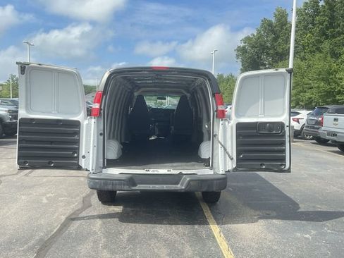 Used 2023 GMC Savana 3500 Extended w/ Driver Convenience Package RWD image 19
