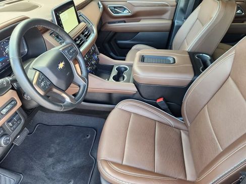 Used 2023 Chevrolet Suburban High Country w/ Max Trailering Package AWD/4WD image 4