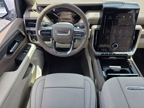 Used 2026 GMC Yukon XL Denali w/ Sun & Power Step Package AWD/4WD image 14