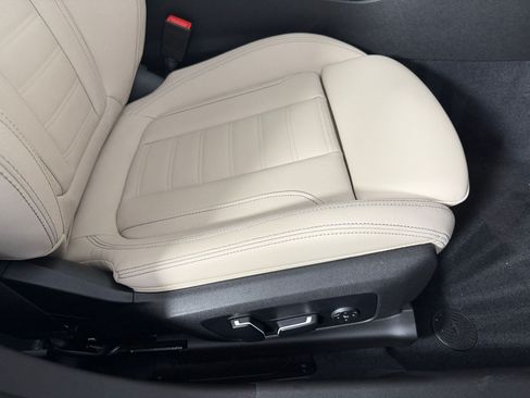 Used 2026 BMW 330i Sedan w/ Premium Package RWD image 35