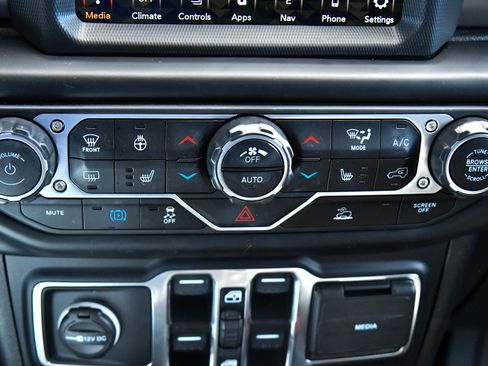 Used 2023 Jeep Wrangler Unlimited Rubicon 4xe w/ Steel Bumper Group image 27