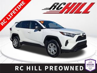Used 2023 Toyota RAV4 LE video 1