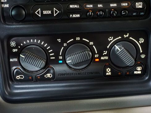 Used 2001 GMC Yukon XL 4WD image 22