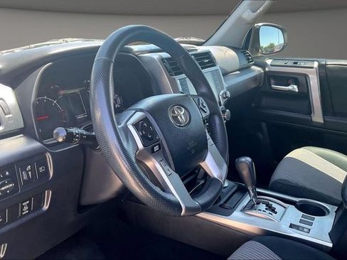Used 2020 Toyota 4Runner SR5 AWD/4WD image 11
