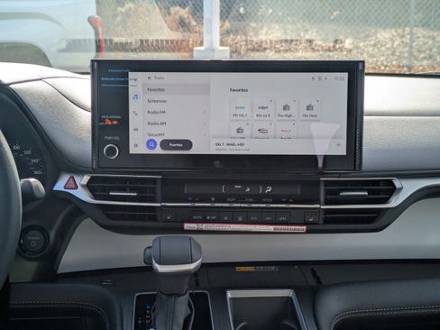 New 2026 Toyota Sienna XLE FWD image 21