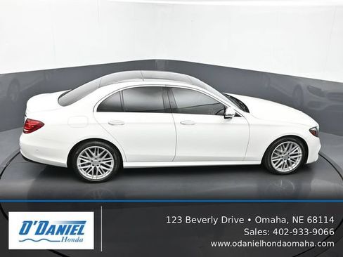 Used 2019 Mercedes-Benz E 300 4MATIC image 19